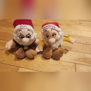 Doc and bashful snow white plush with Santa hat christmas